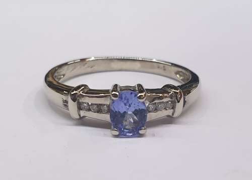 White Gold Diamond & Tanzanite Ring
